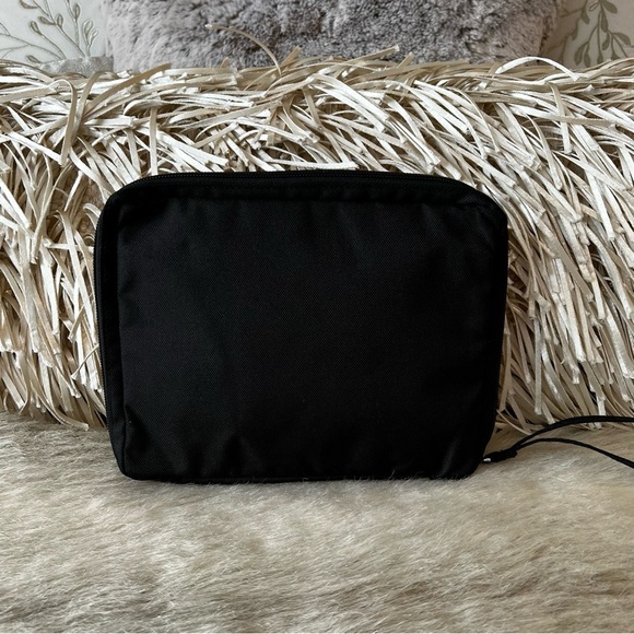 VERA BRADLEY Portable Black Zip Wristlet Baby Changing Pad Wipe Diaper Holder - Picture 8 of 15